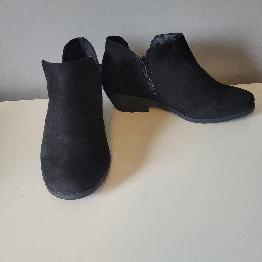 Torrid Black Faux Suede Vcut Bootie, Bnwt, Size 6